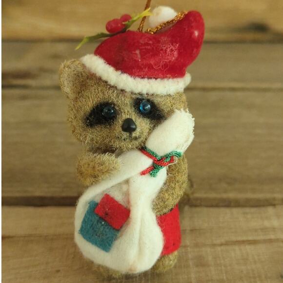 Vtg Flocked Fur 'Britches' Raccoon Critter Sitter Santa Hat Christmas Ornament - Picture 8 of 10